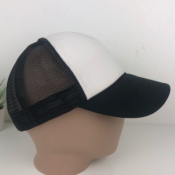 Vans Off The Wall Black & White Trucker Style Snap Back Baseball Cap - Picture 5 of 16